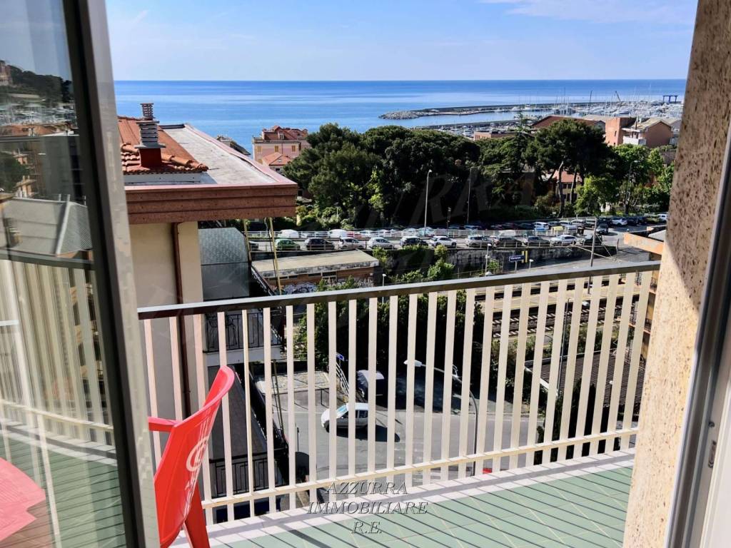 Appartamento a Varazze in Via Monsignor Francesco Callandrone - Foto 3