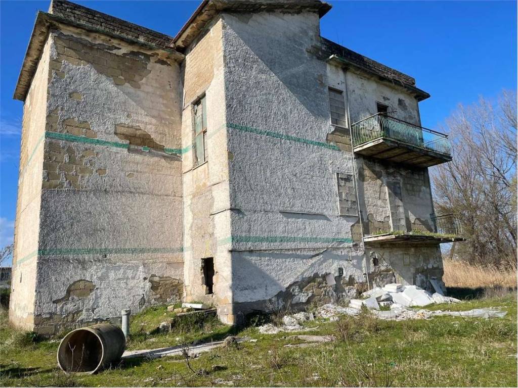 Palazzo / stabile a Mondragone in Via Domiziana - Foto 2