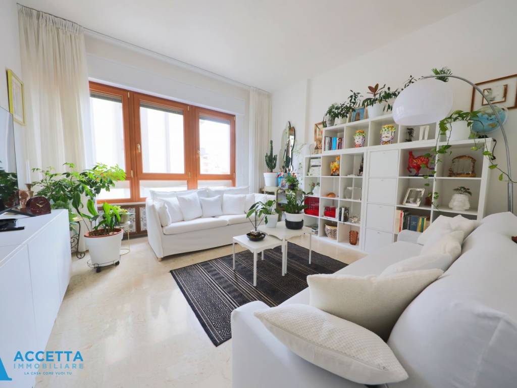 Appartamento a Taranto in Via Ciro Giovinazzi , 30 - Foto 2