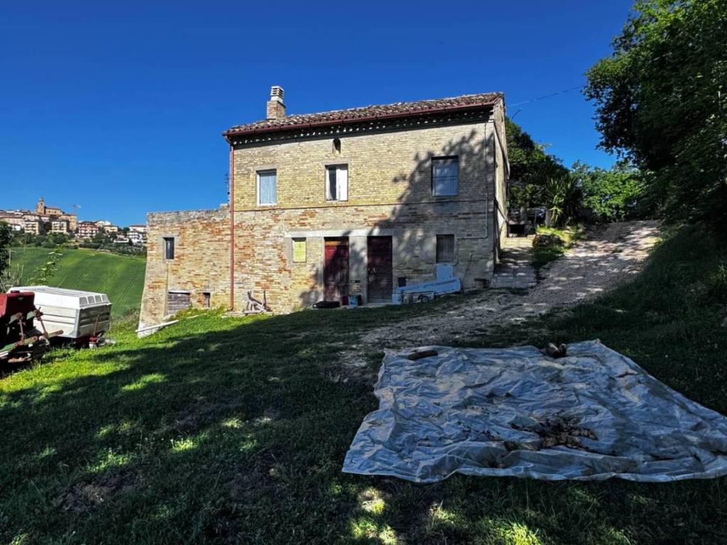 Casa indipendente a Montegiorgio in Contrada Montone, 39 - Foto 3
