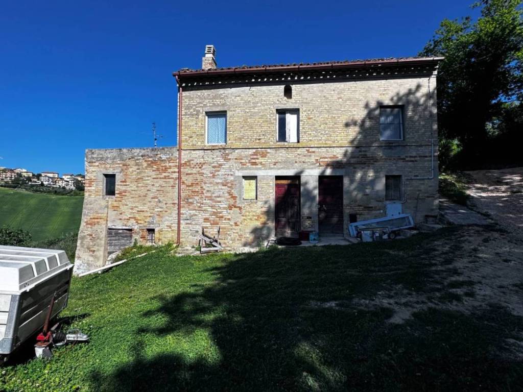 Casa indipendente a Montegiorgio in Contrada Montone, 39 - Foto 4
