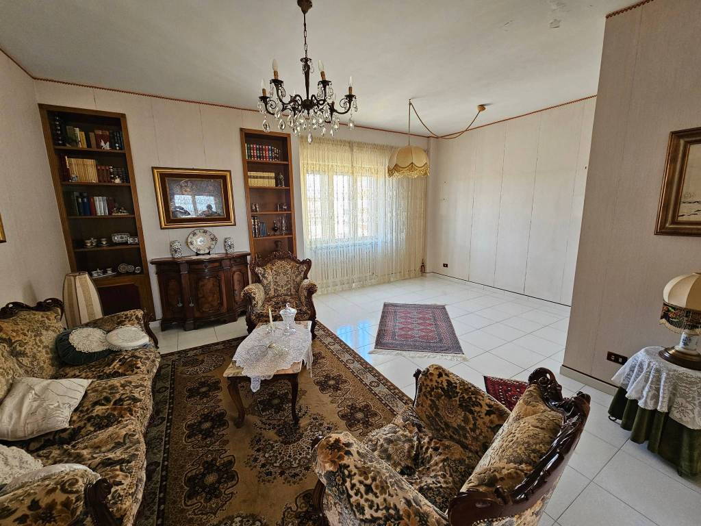 Appartamento a Enna in VIA DONNA NUOVA, 109 - Foto 2