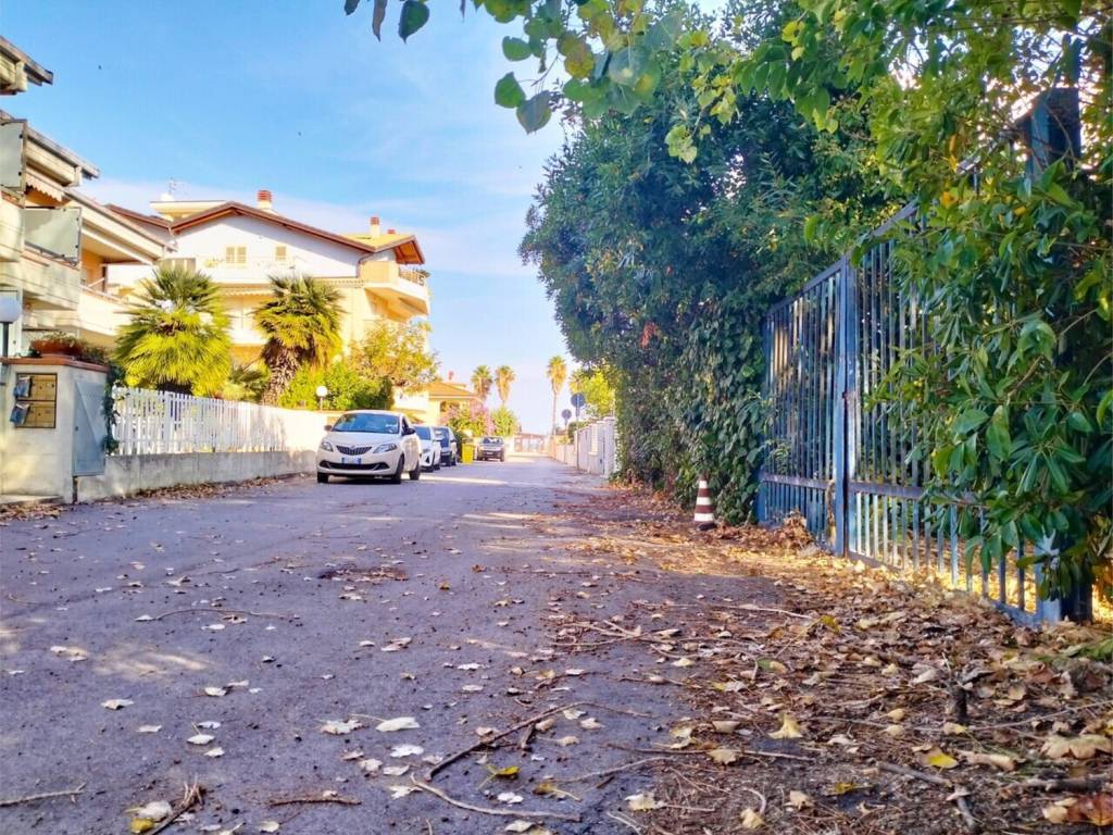 Terreno a Roseto degli abruzzi in Via Dei Sabini - Foto 2