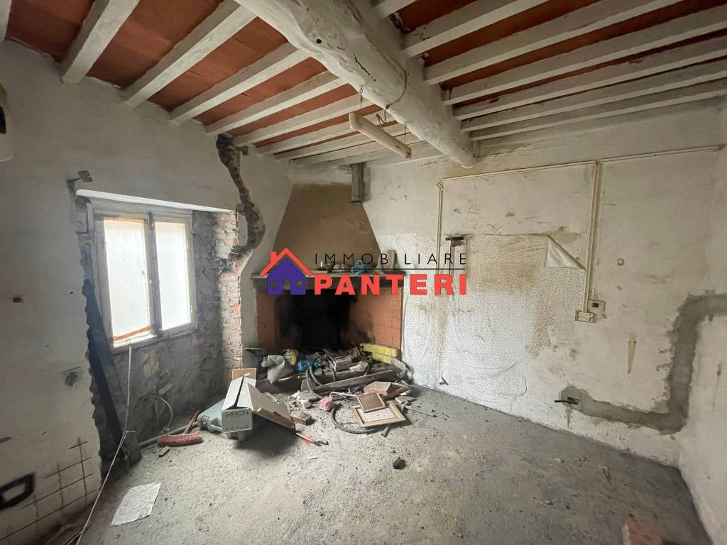 Casa indipendente a Pescia in Via di San Quirico - Foto 2