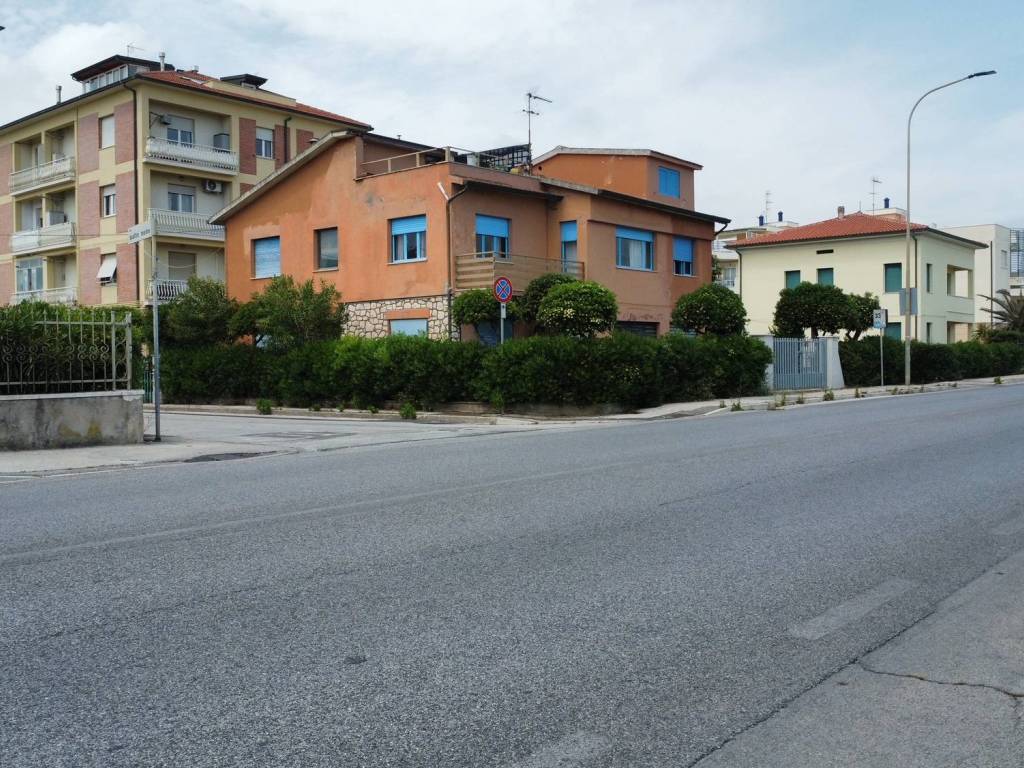 Villa a Civitanova marche in Via Cristoforo Colombo, 570 - Foto 5