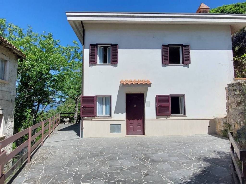 Casa indipendente a Valle castellana in Frazione San Vito - Foto 2