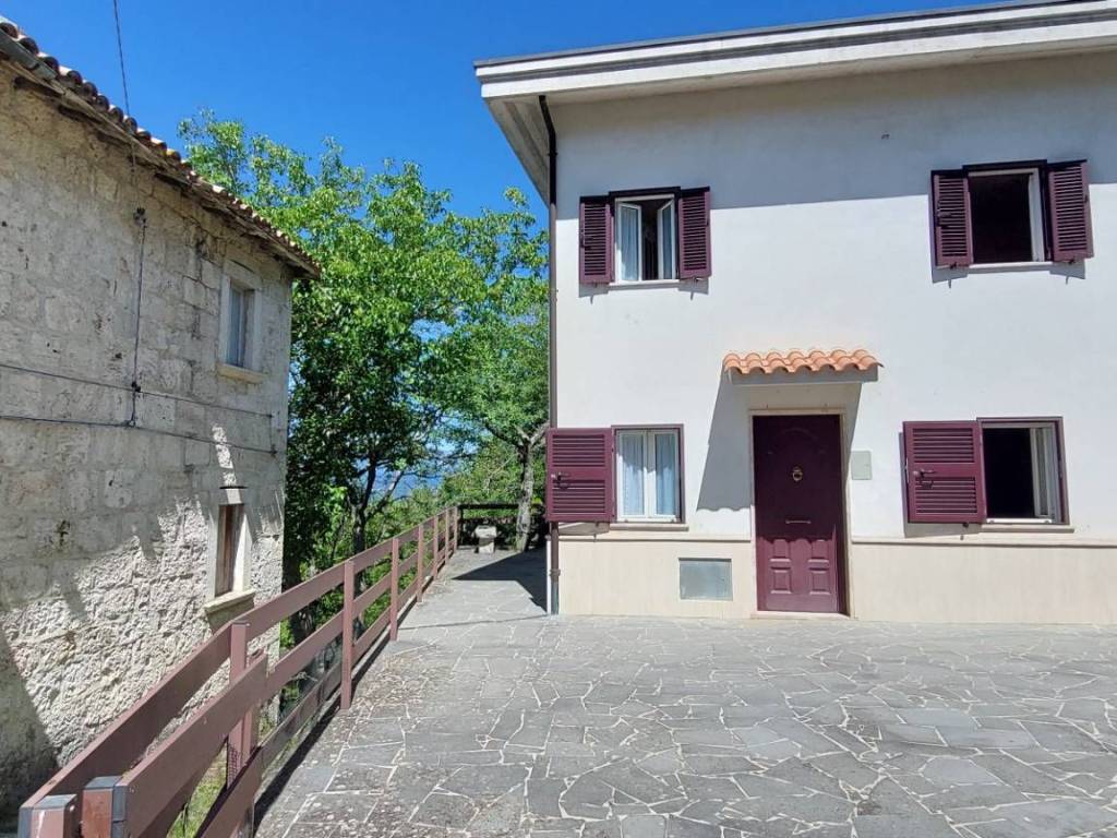 Casa indipendente a Valle castellana in Frazione San Vito - Foto 3
