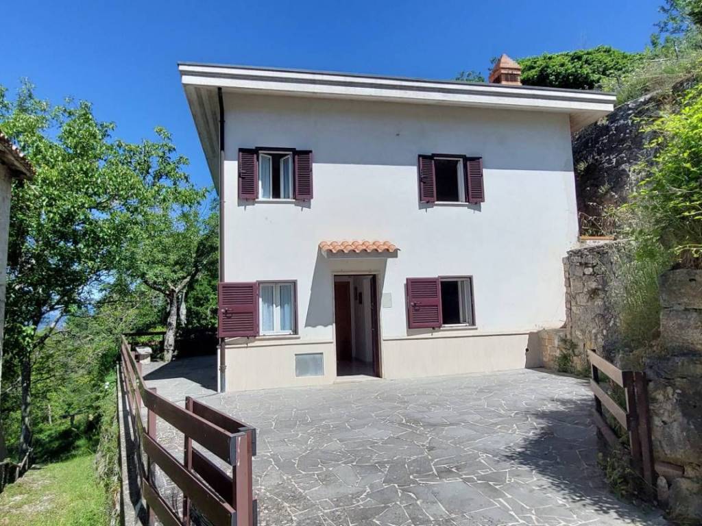 Casa indipendente a Valle castellana in Frazione San Vito - Foto 4