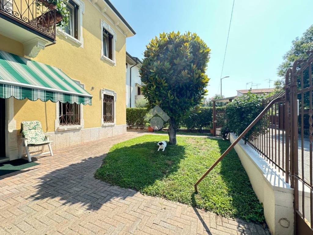 Villa a Verona in Via quinzano, 14 - Foto 2