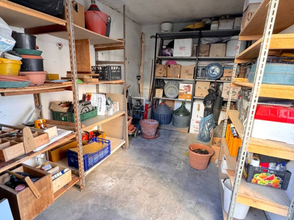 Box / garage a Prato in Via Francesco Baracca - Foto 2