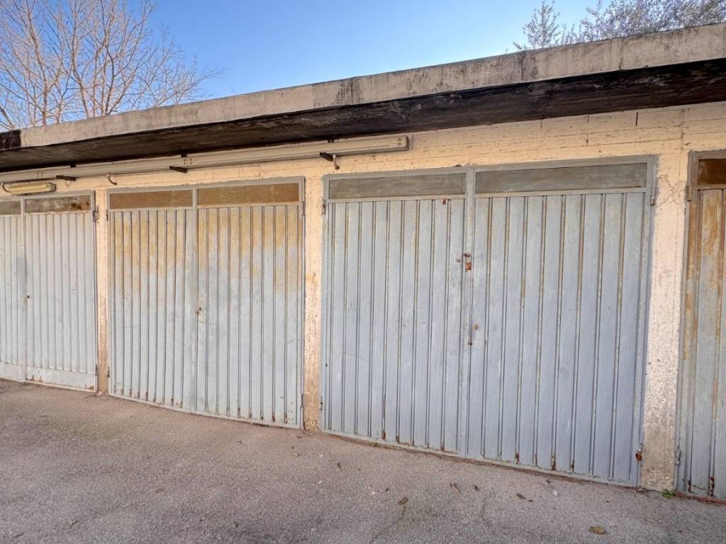 Box / garage a Prato in Via Francesco Baracca - Foto 3