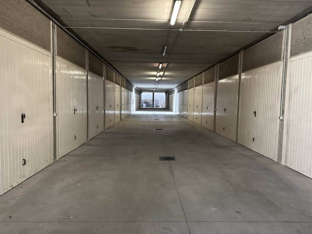 Box / garage a Nus in nus via cavalieri di vittorio veneto - Foto 2