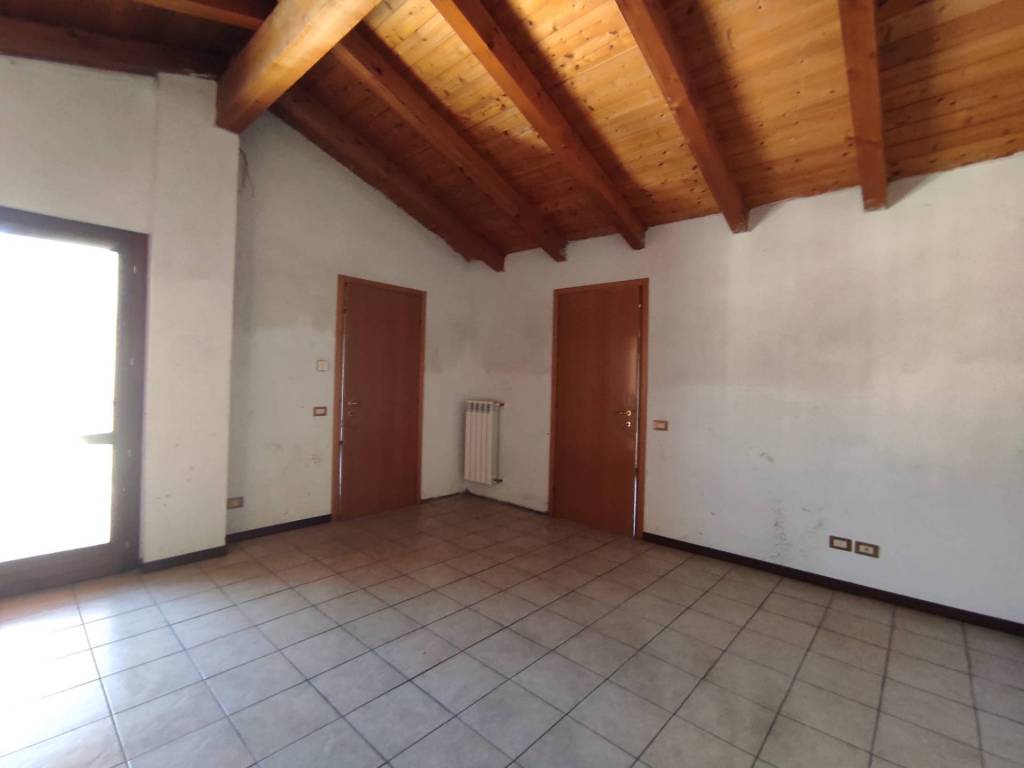 Attico / mansarda a Cislago in Via Giuseppe Garibaldi, 27 - Foto 2