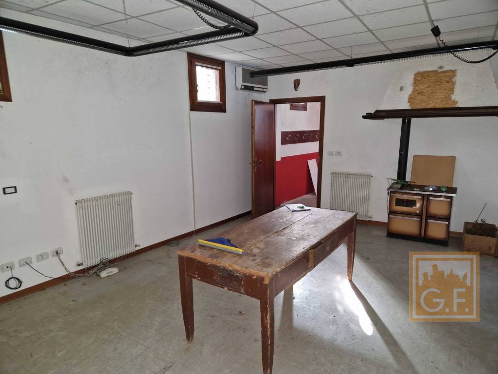 Immobile a Rivignano teor in Piazza IV Novembre, 7 - Foto 2