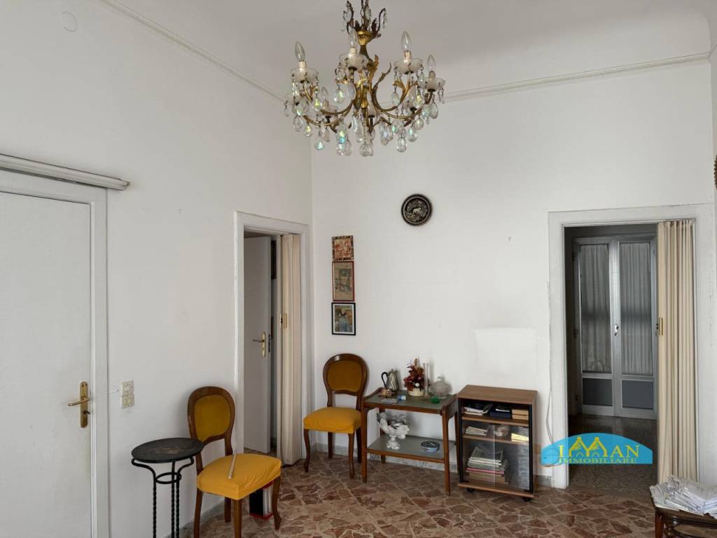 Casa indipendente a Ceglie messapica in Via Castromediano - Foto 4