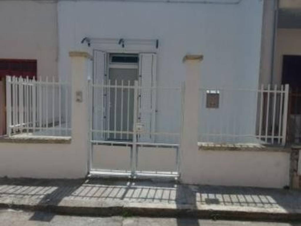 Casa indipendente a Melendugno in Via Francesco Crispi, 34 - Foto 2