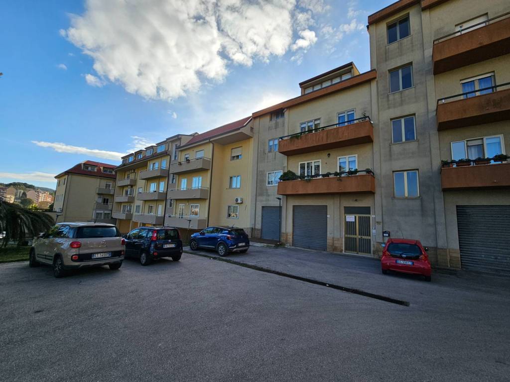 Appartamento a Enna in VIA MARCHE, 5 - Foto 2