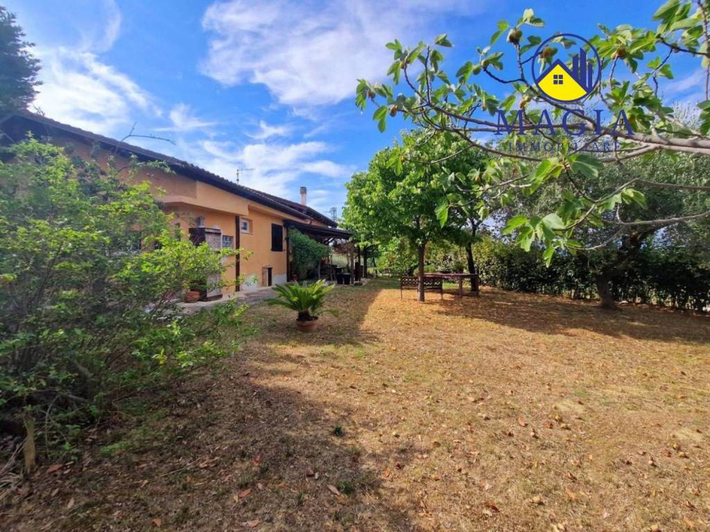 Rustico / casale a Castorano in Contrada Casa Peroni - Foto 2