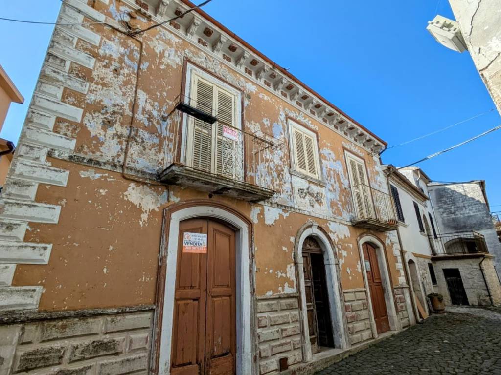 Casa indipendente a Roccasicura in Corso Giuseppe Garibaldi, 14 - Foto 3