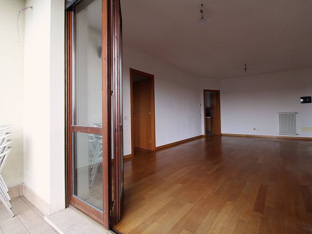 Appartamento a Cantù in Via Nino Bixio, 2 - Foto 2