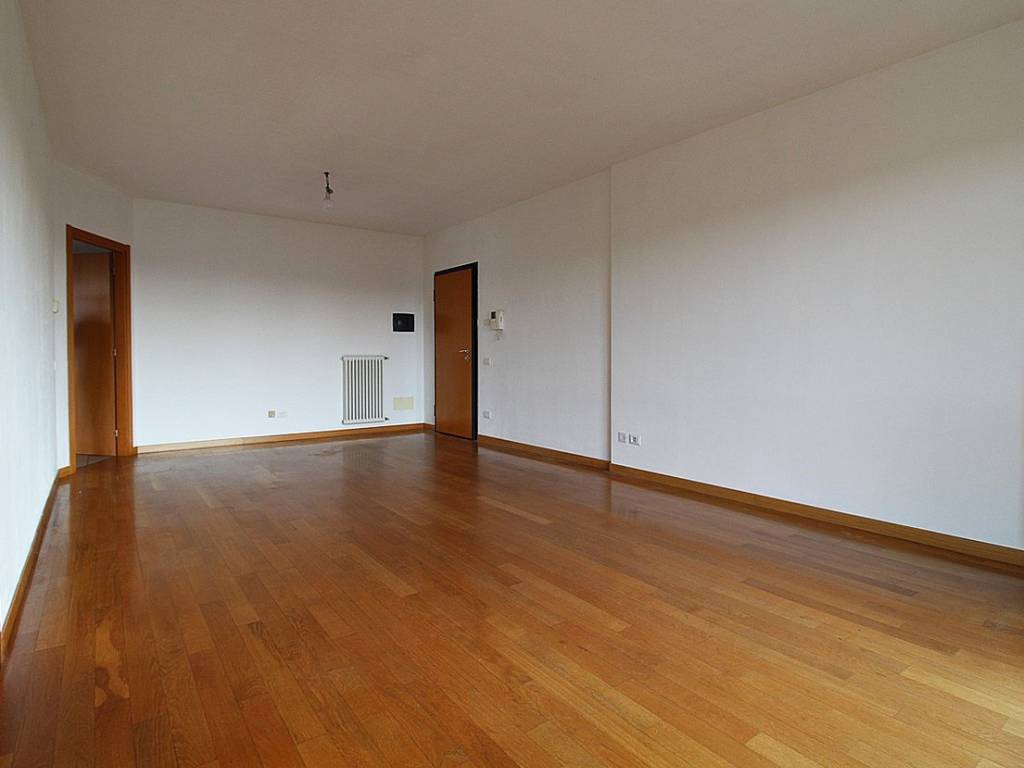 Appartamento a Cantù in Via Nino Bixio, 2 - Foto 4