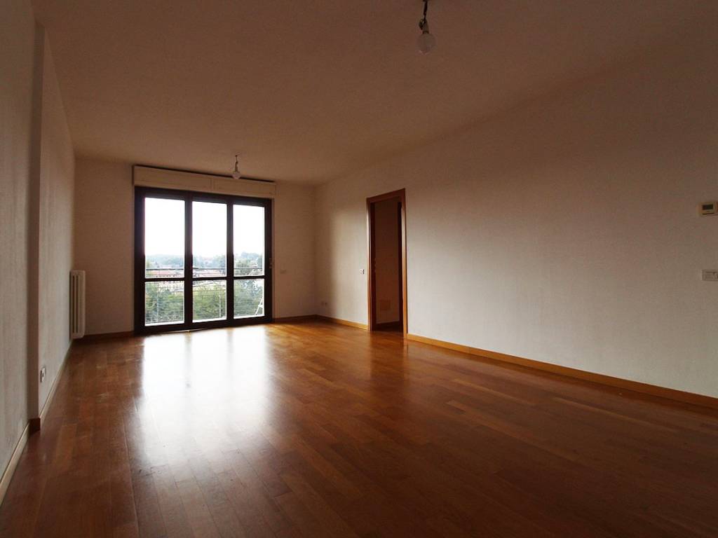 Appartamento a Cantù in Via Nino Bixio, 2 - Foto 5