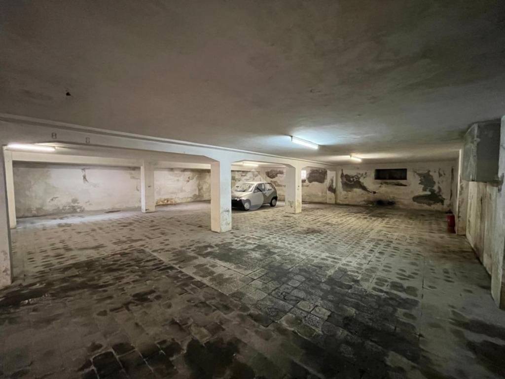 Box / garage a Avellino in Via Vincenzo Volpe, 9 - Foto 5