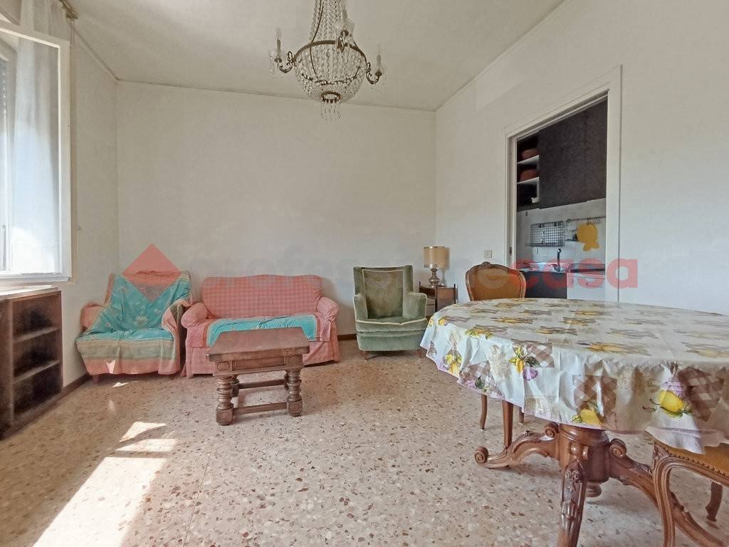 Appartamento a Arona in viale baracca - Foto 4