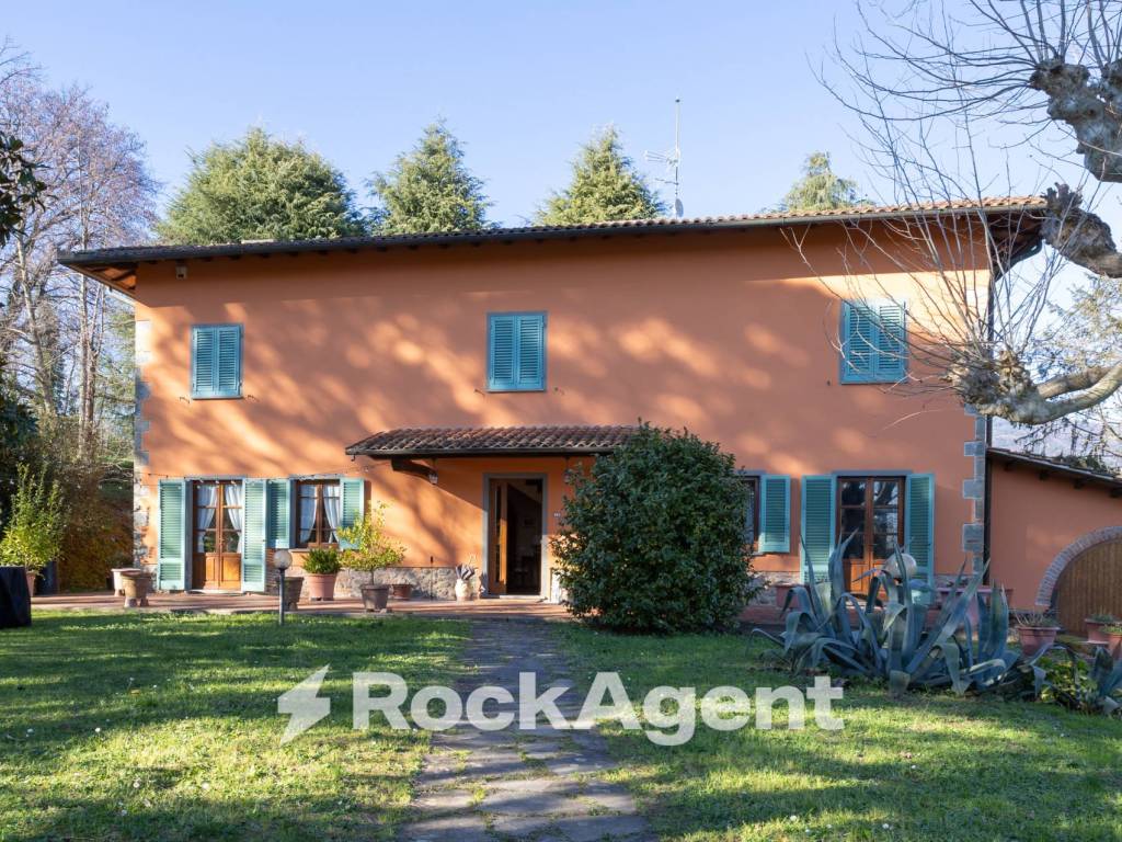 Villa a Massa e cozzile in Via Giuseppe Verdi, 14 - Foto 2