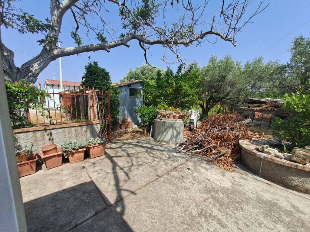 Casa indipendente a Borgia in Via Giorgio Amendola - Foto 3