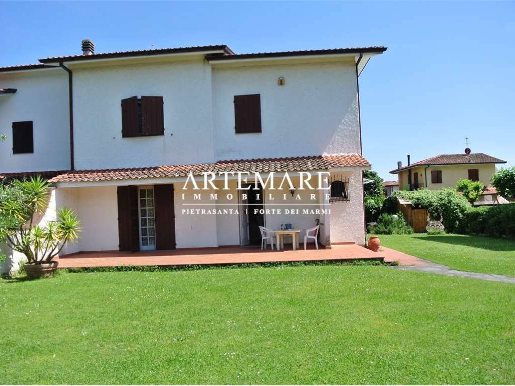 Villa a Seravezza in Via Cugnia - Foto 2