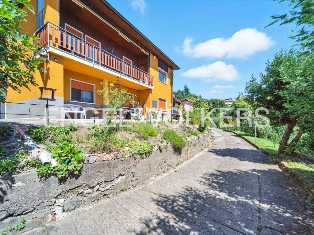 Appartamento a Viggiù in Via Carra, 2 - Foto 2