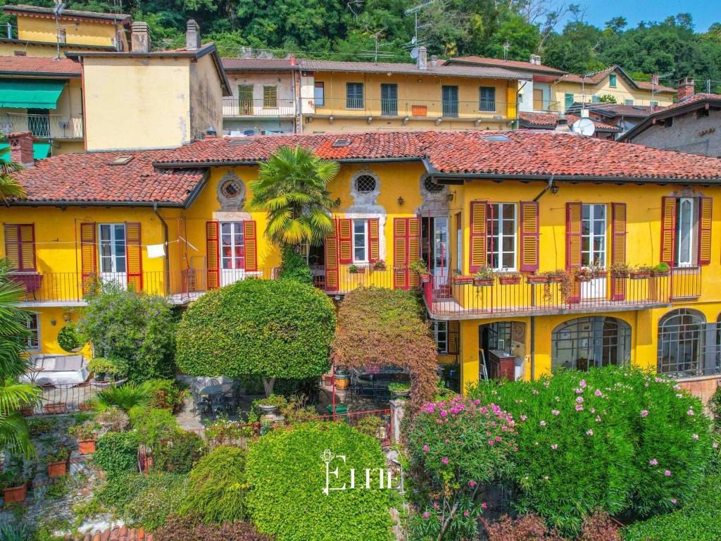 Villa a Lesa in Via Felice Borroni, 27 - Foto 2