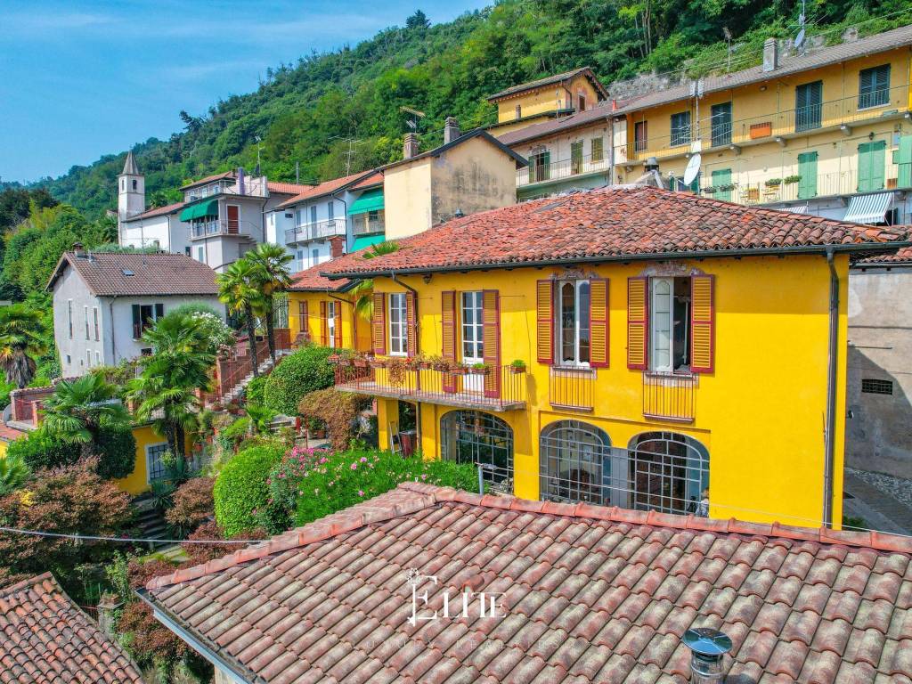 Villa a Lesa in Via Felice Borroni, 27 - Foto 5