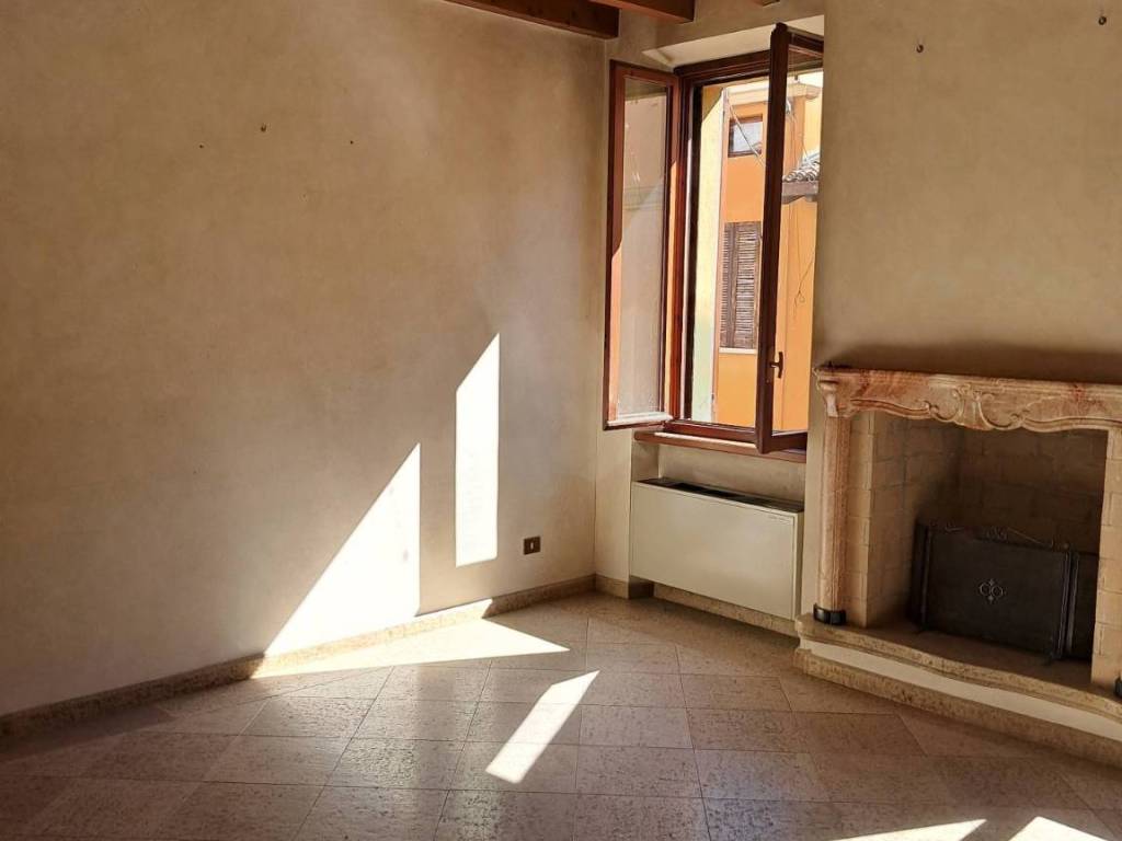 Casa indipendente a Mantova in via Vittorino da Feltre - Foto 4