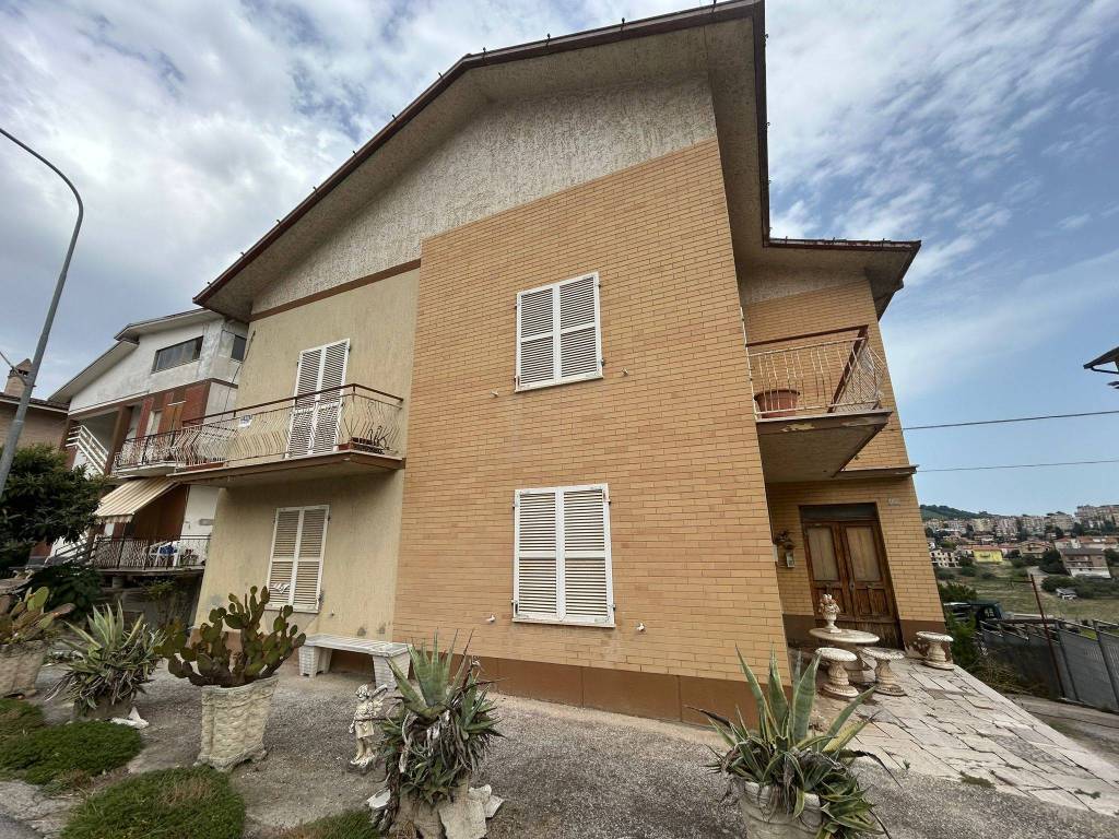 Villa a Fermo in Via degli Appennini, 129 - Foto 3