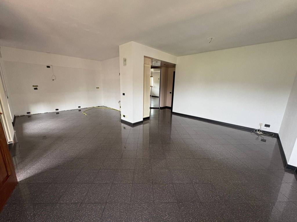 Appartamento a Faloppio in Via 4 Novembre - Foto 2