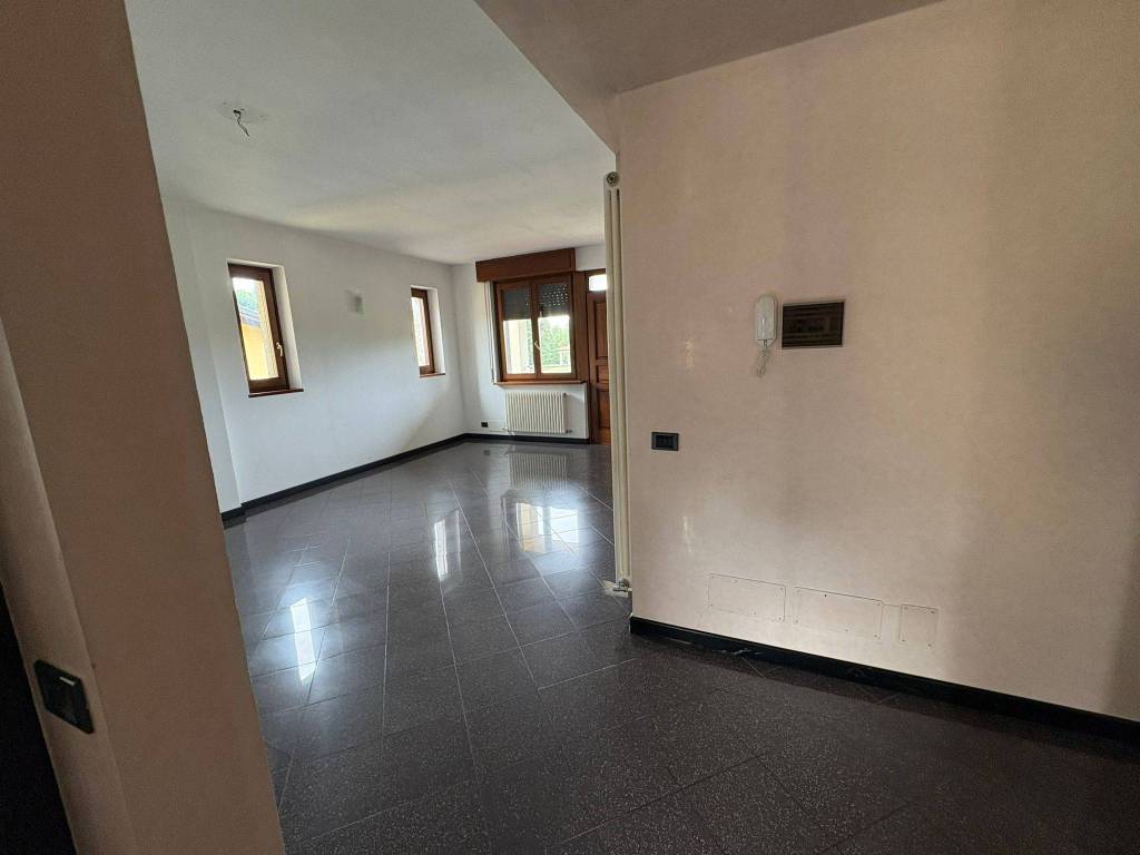 Appartamento a Faloppio in Via 4 Novembre - Foto 4