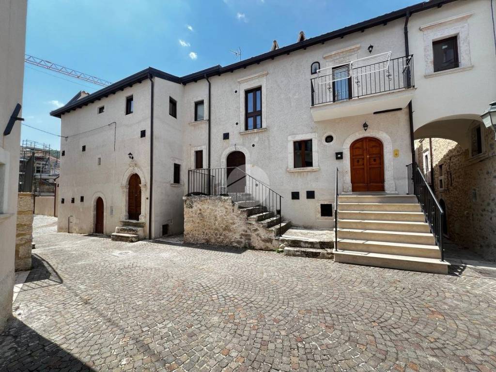 Appartamento a Navelli in Appartamento indipendente piazza vittorio emanuele - Foto 2