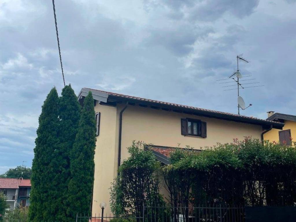 Villa a Divignano in Via Mora e Gibin - Foto 4