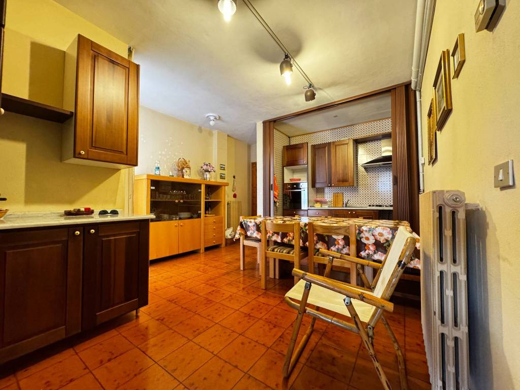 Appartamento a Villa minozzo in Piazza Giorgio Amendola, 3 - Foto 2