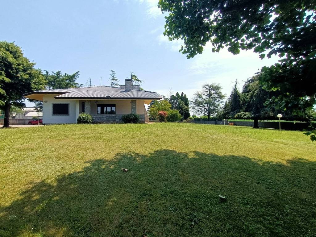 Villa a Mortegliano in Via Lavariano, 37 - Foto 2
