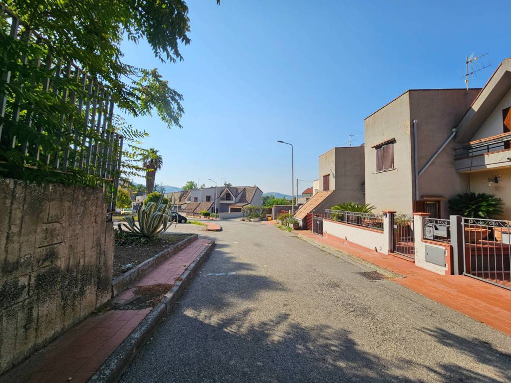 Villetta a schiera a Enna in VIA ENRICO LONGI - Foto 2