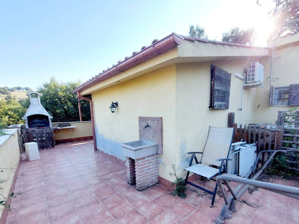 Rustico / casale a Tolfa in Strada Provinciale Santa Severa Tolfa - Foto 2