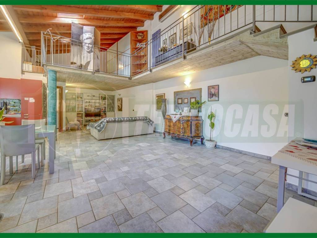 Appartamento a Samarate in PIAZZA MANTEGAZZA - Foto 2