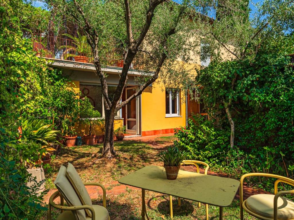 Villa a Montecatini-terme in Viale Egisto Simoncini - Foto 2