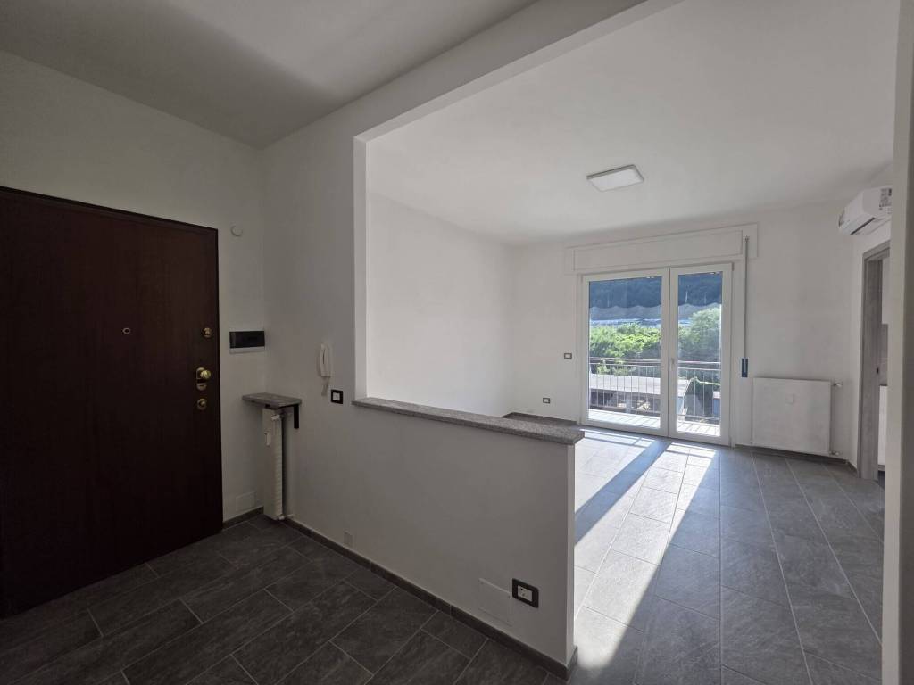 Appartamento a Omegna in Via 4 Novembre, 17 - Foto 2