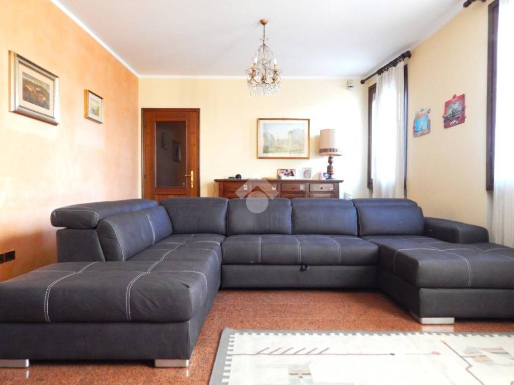 Appartamento a Cremona in Via Santa Maria in Betlem, 21 - Foto 2
