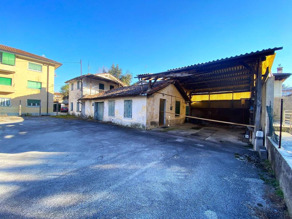 Palazzo / stabile a Udine in Via Luigi Colussi, 3 - Foto 2