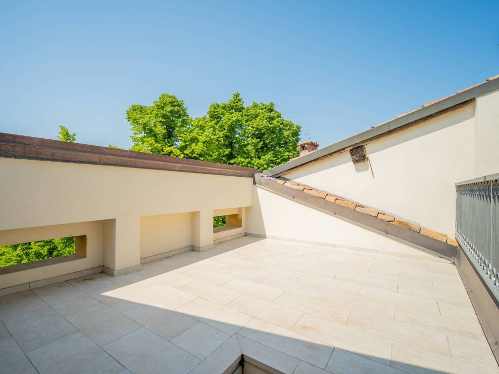 Appartamento a Reggio emilia in Piazza Antonio Fontanesi, 8 - Foto 2